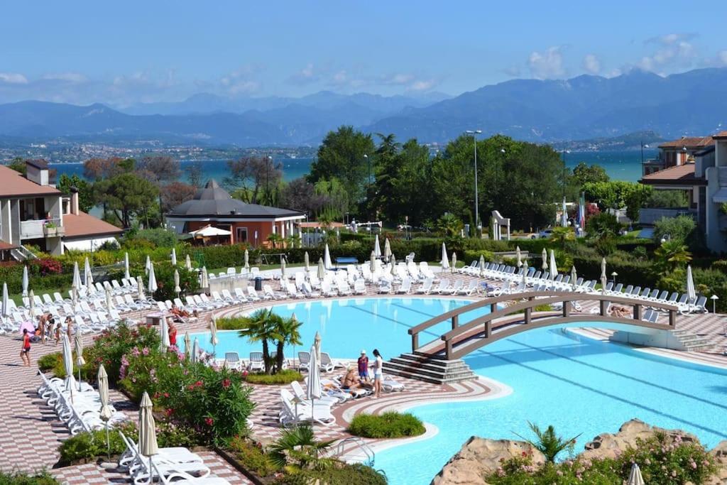 Green Apartment And Pools Desenzano del Garda Eksteriør bilde